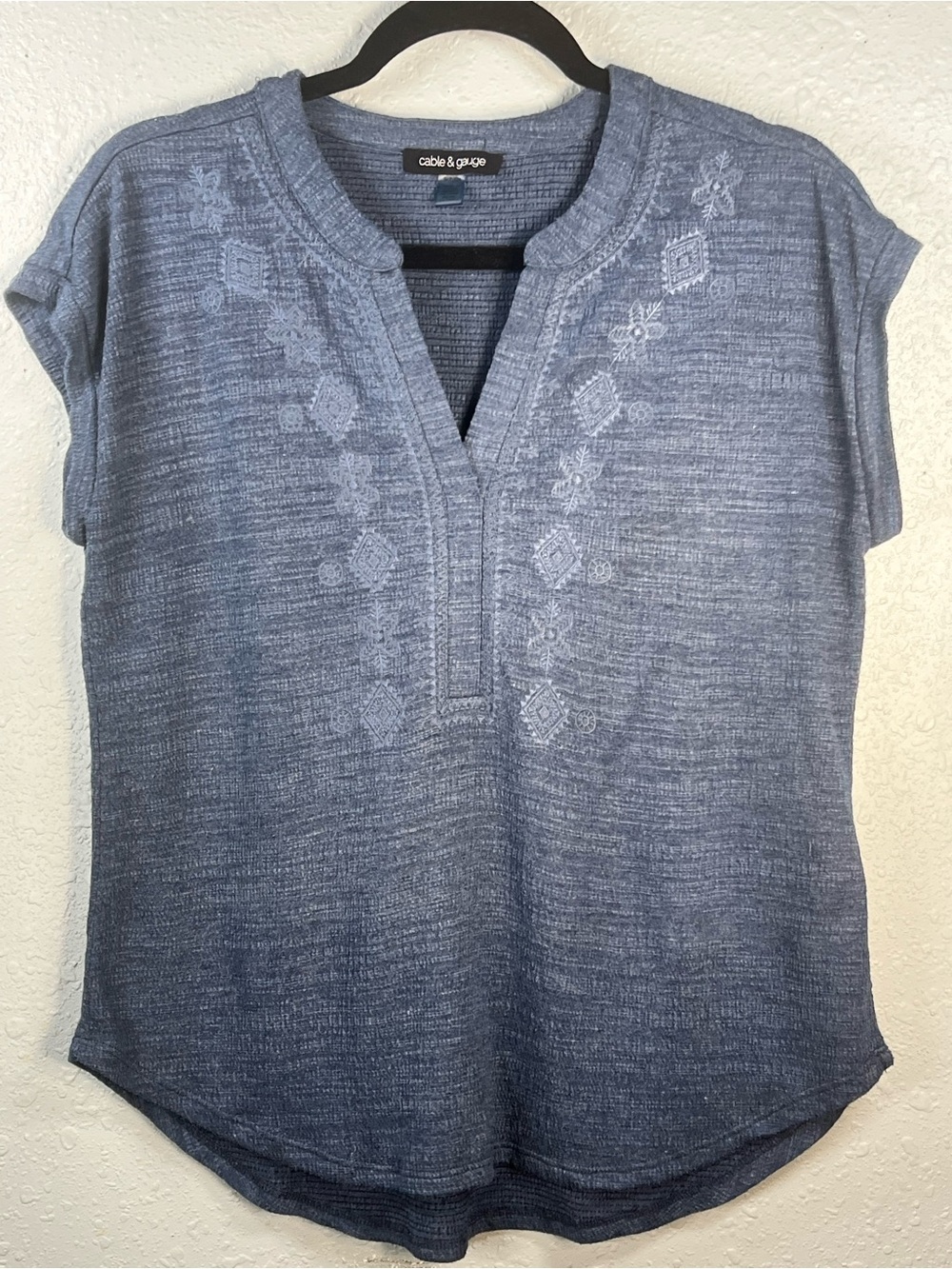 Cable & Gauge Tribal Print V-Neck Cap Sleeve Top Gray S Boho Southwestern - Picture 2 of 13